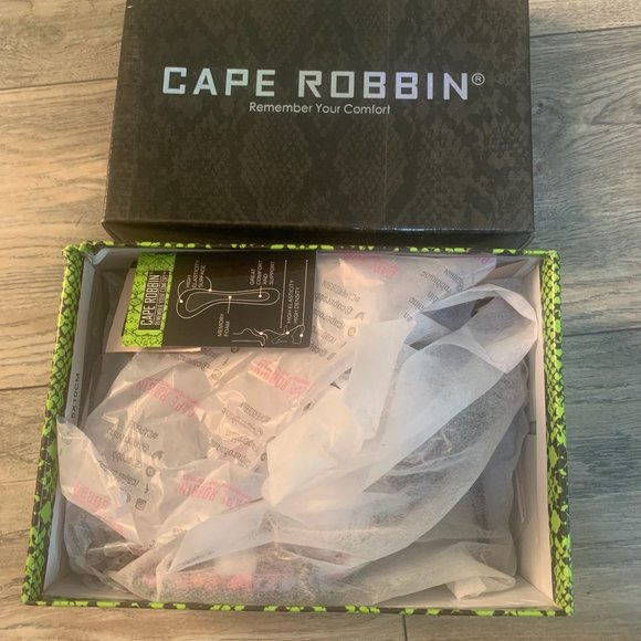 NWT CAPE ROBBIN HANI MULTI COLORED LACE UP HEELS 5.5 - Picture 8 of 16